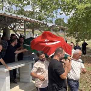 dalgic melikcan yenisen sapanca golunde hayatini kaybetti aYXUybaQ