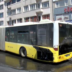 iett otobusunde korkutan yangin yolcular tahliye edildi wIJGM5W7
