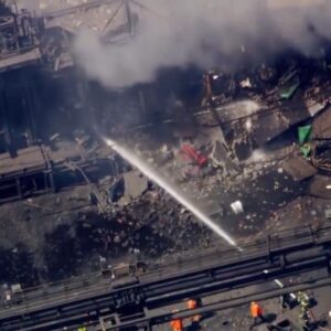 kuzey amerikanin en buyuk komur fabrikasinda patlama birisci oldu 10 isci yaralandi E6iwVKKb