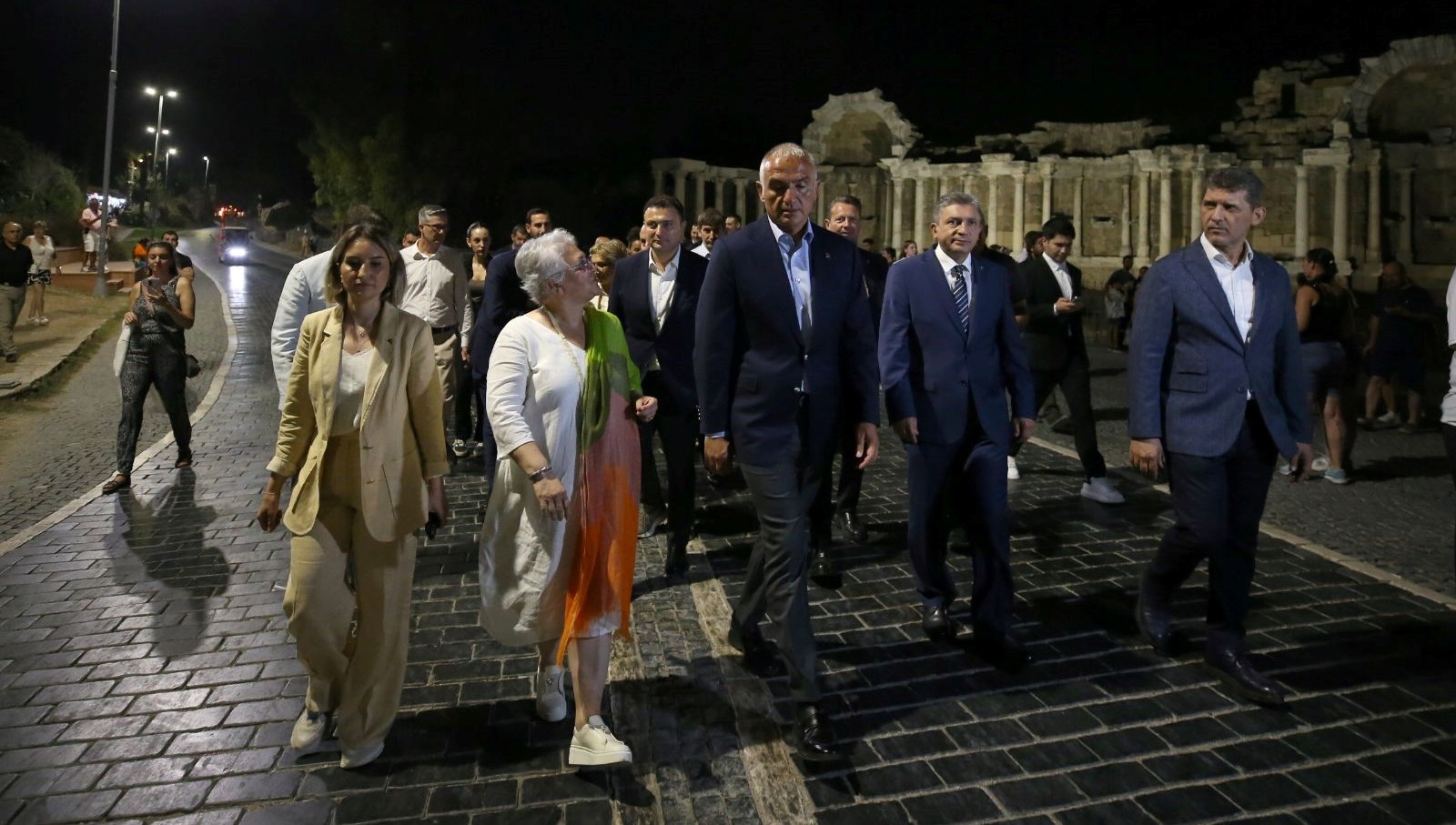 bakan ersoy antalyaya gelen ziyaretci sayisi 117 milyona ulasti ja58DWAk