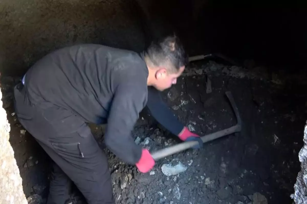 tum gozlerin cevrildigi bolge vurulan her kazmada bir parca hazine cikti P5k8nFYC