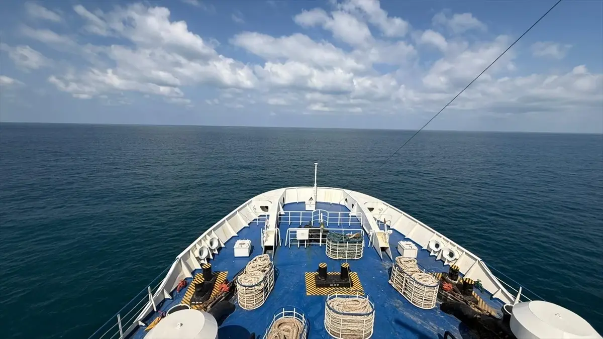 iyilik gemisi gazzeden dondu 2tH6igps.jpg