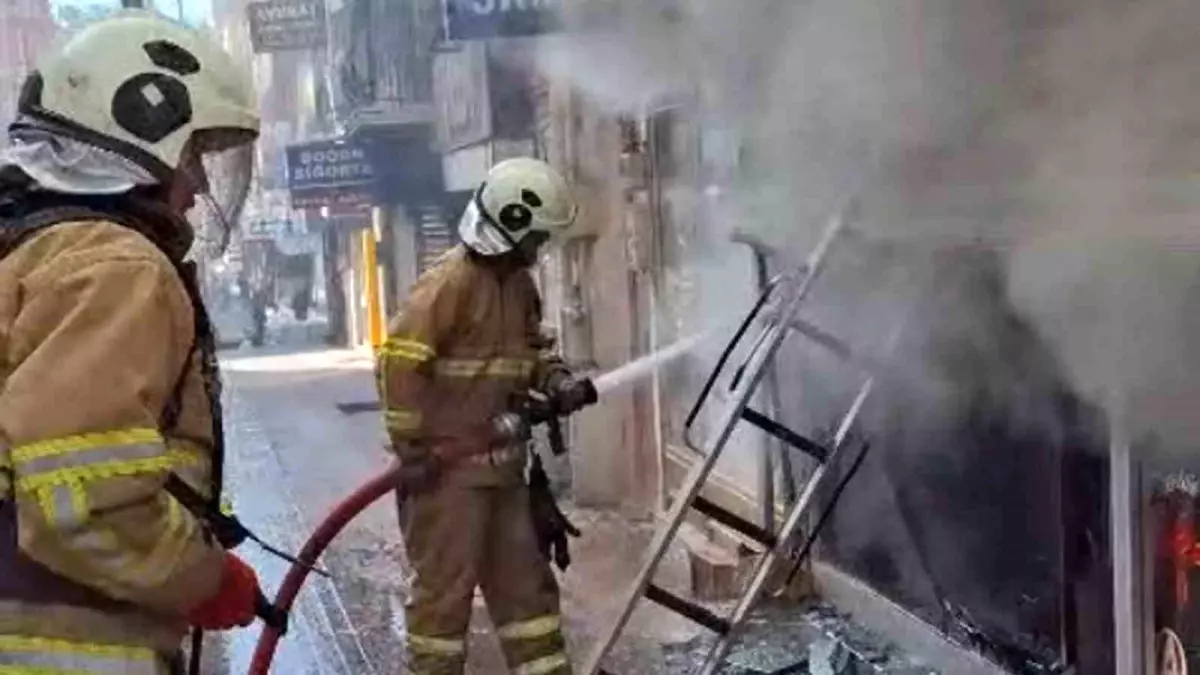 kirikkalede telefon dukkaninda yangin esyalar kullanilamaz hale geldi 8n1qzKiY