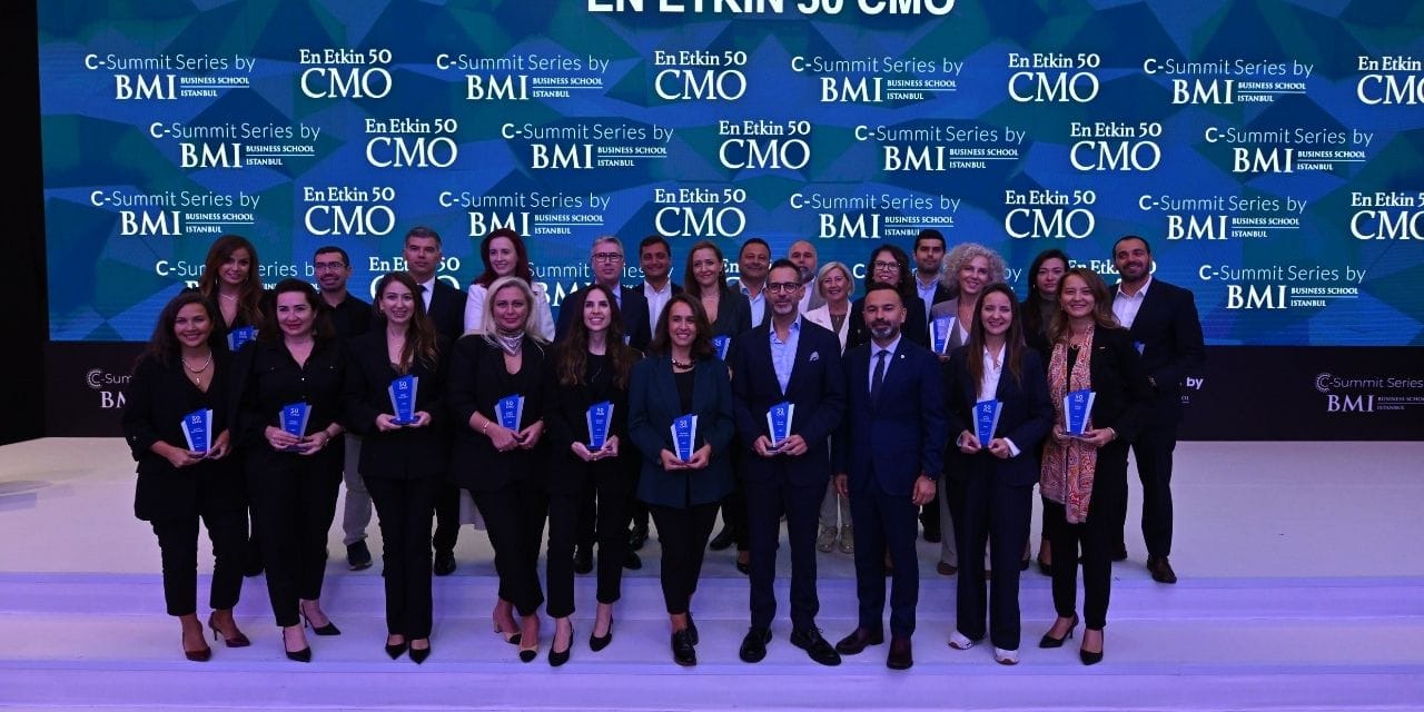 turkiyenin en etkin 50 pazarlama lideri odullerini aldi RKtInPjz