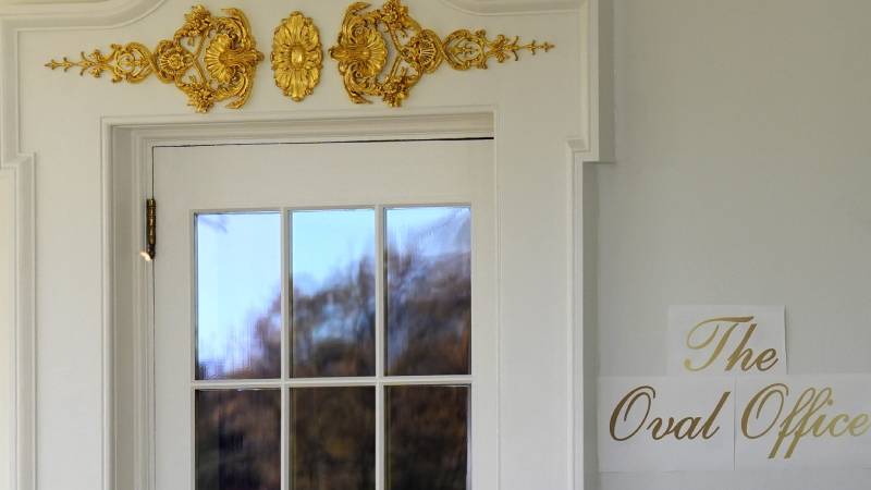 abd tarihinin en uzun huk met kapanmasini yasiyor trump oval ofise altindan tabela hazirlatiyor 2R5RIJpg.jpg