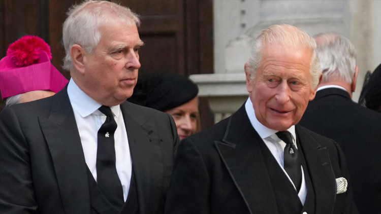 dunya gundemine bomba gibi dustu kral kardesine acimadi prens unvani resmen kaldirildi 4UYDl8lL.jpg