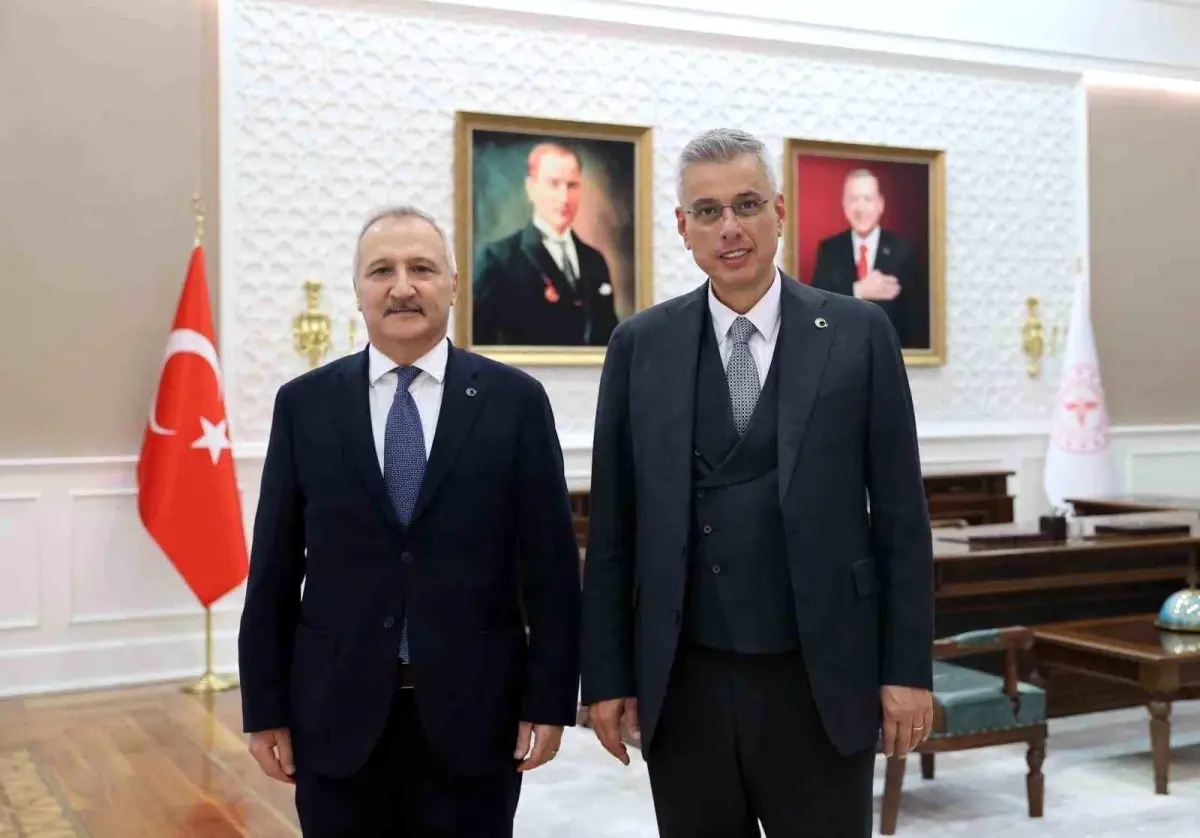 mhpden saglik bakanina ziyaret ZqWWVZN5.jpg