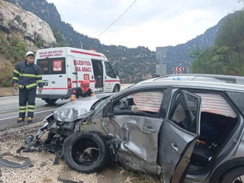 Otomobil ile pikap carpisti yaralilar var GhBVecOO